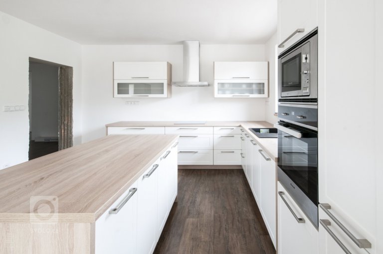 add picture to album