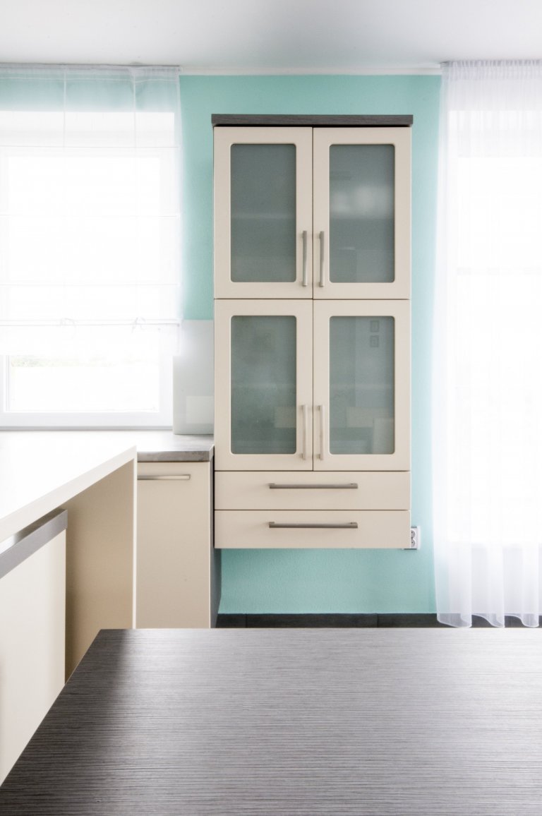 Do posledního detailu vyladěná kuchyň zapadá do celkového konceptu interiéru novostavby. Několik zajímavých designových prvků kuchyň odlehčuje a odlišuje od…