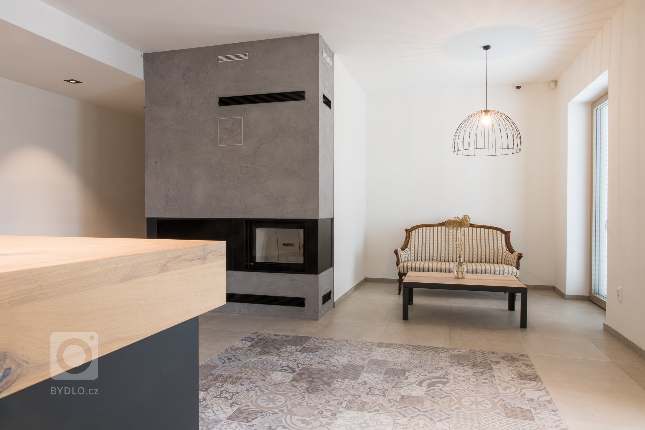 Představme si jednu z posledních realizací. Realizace moderní&nbsp;wellness zóny včetně dodávky obkladů, dlažeb a mozaiek.
