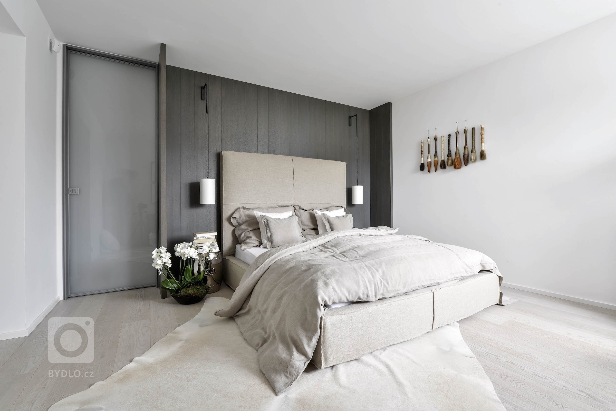 Interiér tohoto domu působí nesmírně přívětivým, až terapeutickým dojmem. Jakmile vstoupíte, rozhostí se ve vás klid. Je prostoupený svěžím duchem a energií…