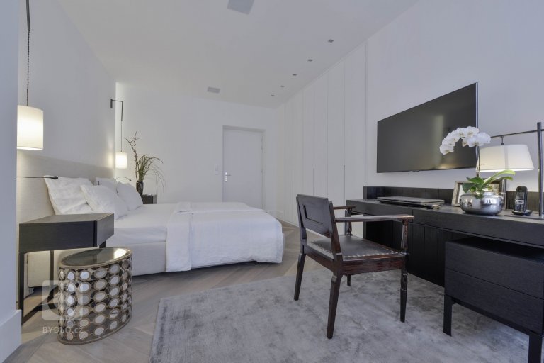 add picture to album