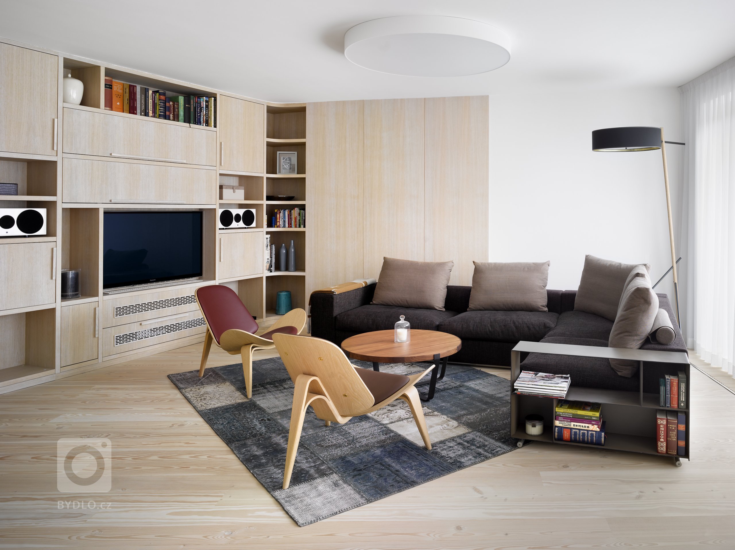 Byt v rezidenčním projektu Lannova se může pyšnit použitím luxusních materiálů, jako je například onyx a nebo čalouněním stěny pravou kůží. Kvalitní materiály…