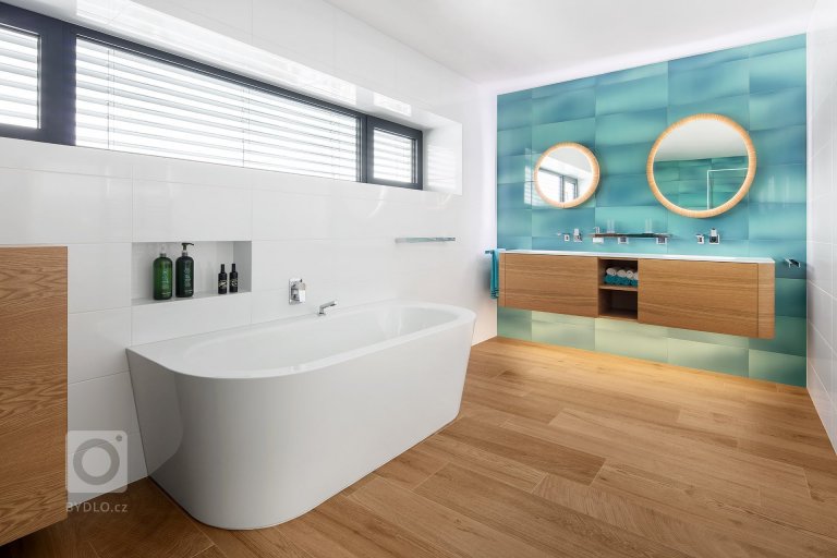 add picture to album