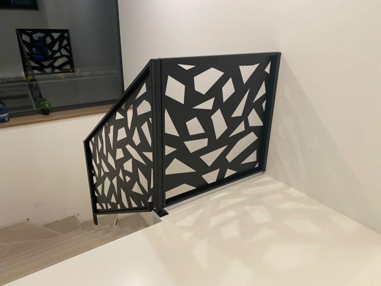 Designové zábradlí ke schodišti