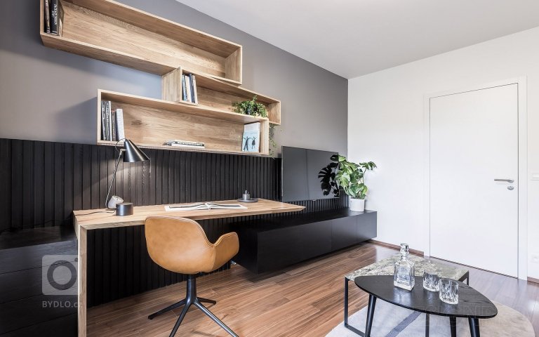 add picture to album