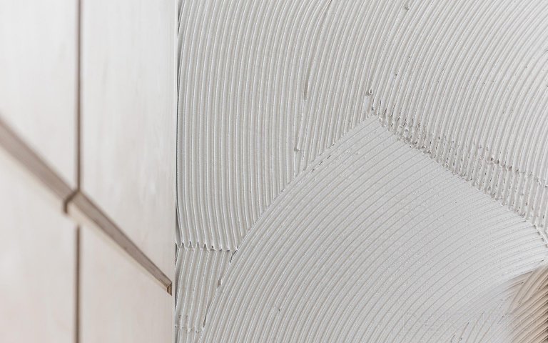 Interiér bytu v novostavbě bytového domu v pražských Hodkovičkách.&nbsp;Byt určený pro mladou slečnu jsme s klientkou začali řešit již v průběhu klientských…