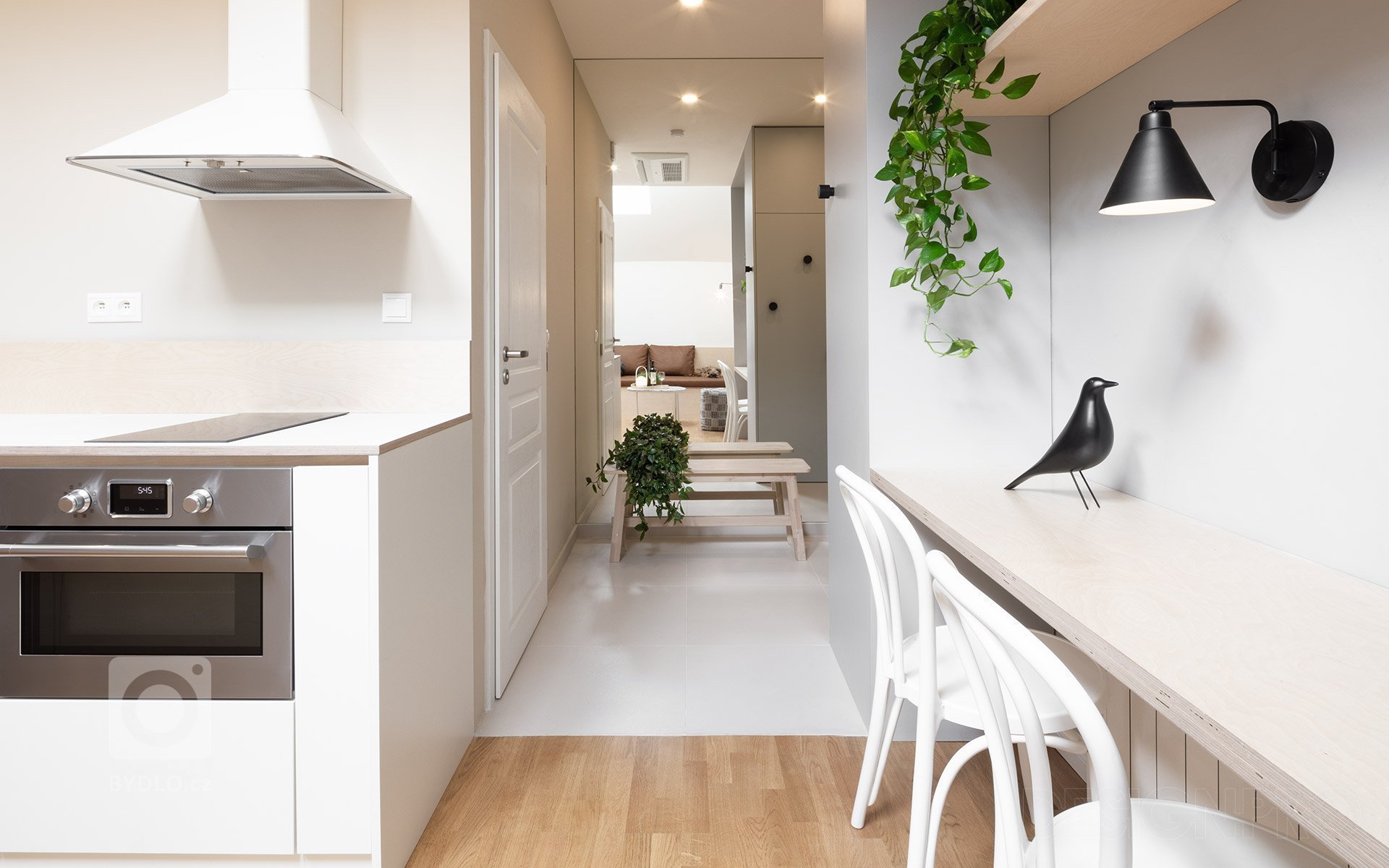 Interiér podkrovního bytu v centru Prahy v ulici Štěpánská. Malý byt na krátkodobý pronájem, o velikosti pouhých 23 metrů čtverečních, jsme navrhovali a…