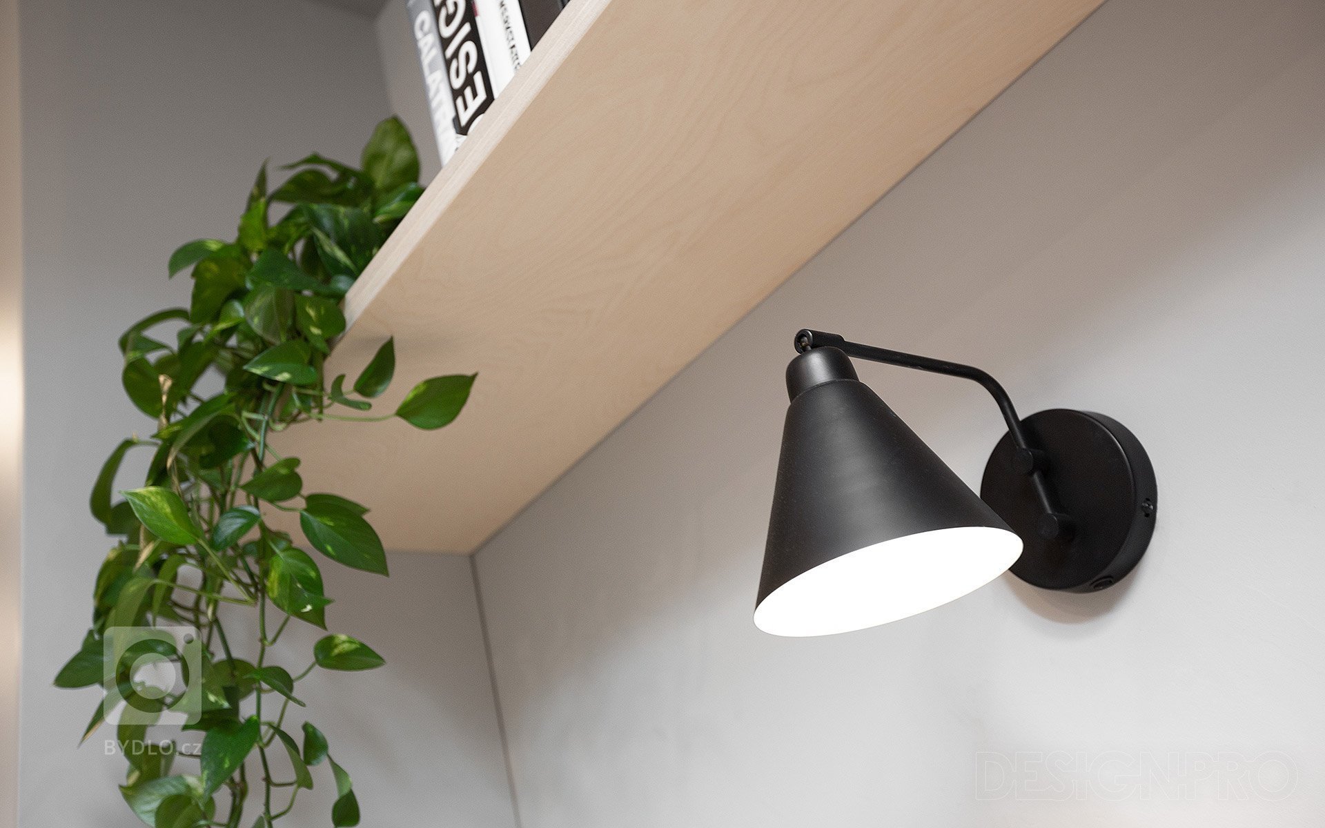 Interiér podkrovního bytu v centru Prahy v ulici Štěpánská. Malý byt na krátkodobý pronájem, o velikosti pouhých 23 metrů čtverečních, jsme navrhovali a…