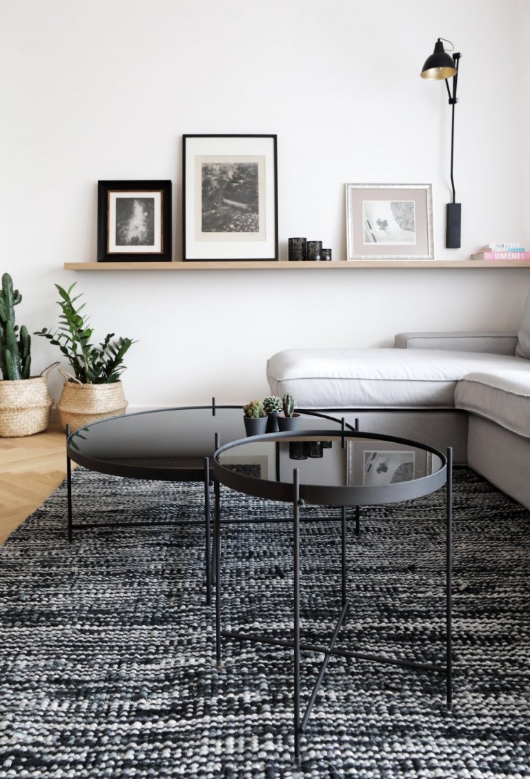 Celková odlehčenost a nadčasovost bylo primární zadání ze strany investorky. Dále pak požadavek na jemné a světlé tóny a dřevěné parkety. Rozlohou se nejedná o…