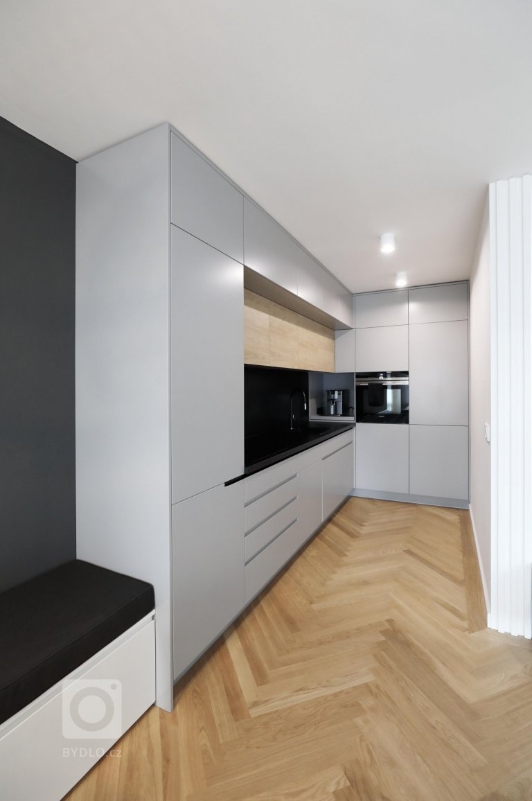 add picture to album