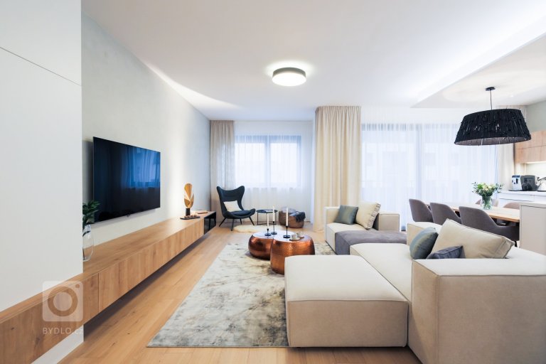 add picture to album