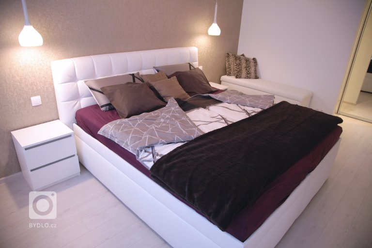 add picture to album