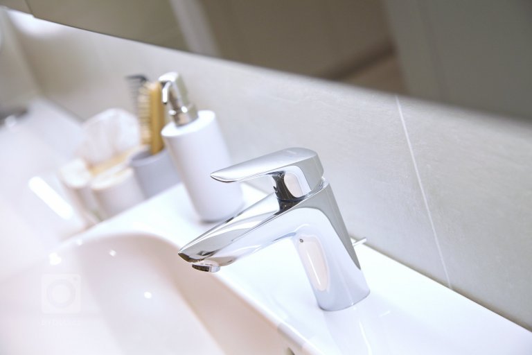 Interiér tohoto prostorného bytu v Bratislavě dýchá elegancí. Při tvorbě konceptu jsme velmi citlivě volili tonalitu barev a dbali na tvarovou a hmotovou…