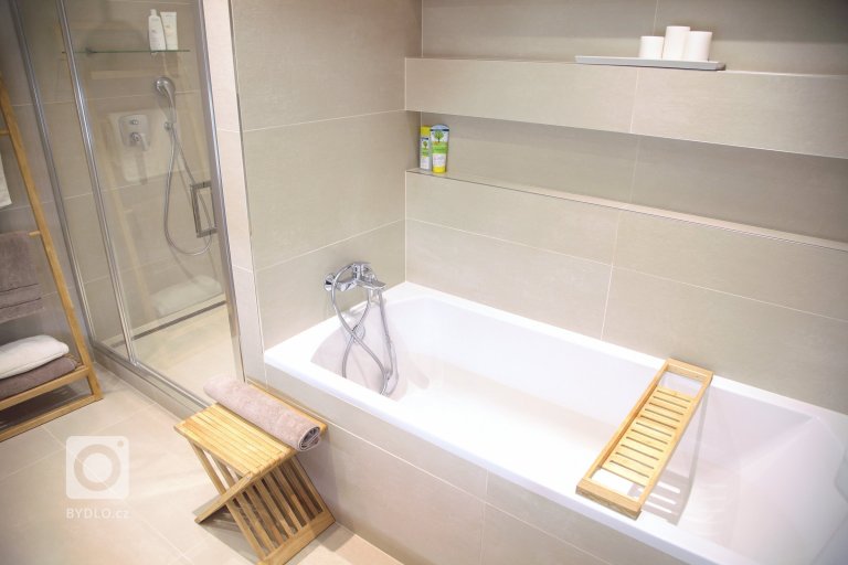 add picture to album