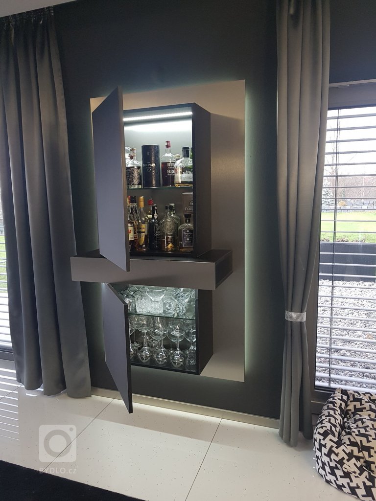 add picture to album