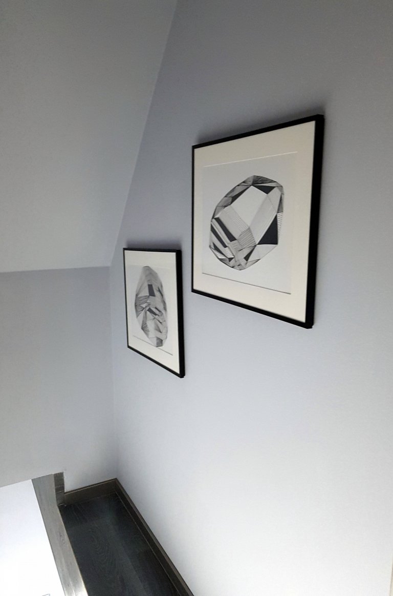Výzdoba grafickými listy, aby zůstala zachovaná jednoduchost. 