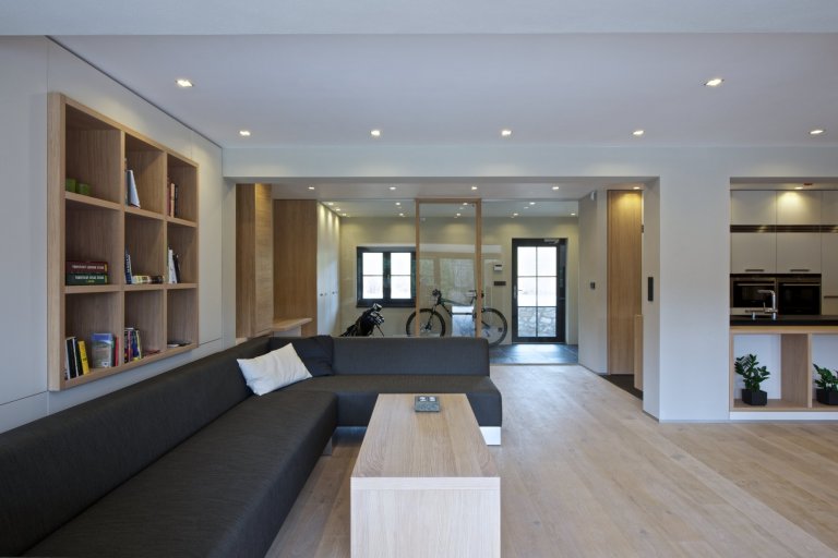 Naši klienti si nechali zrekonstruovat starý penzion v panenské části Šumavy. Jeden z bytů si pro sebe přizpůsobili k víkendovým výletům s celou rodinou...…