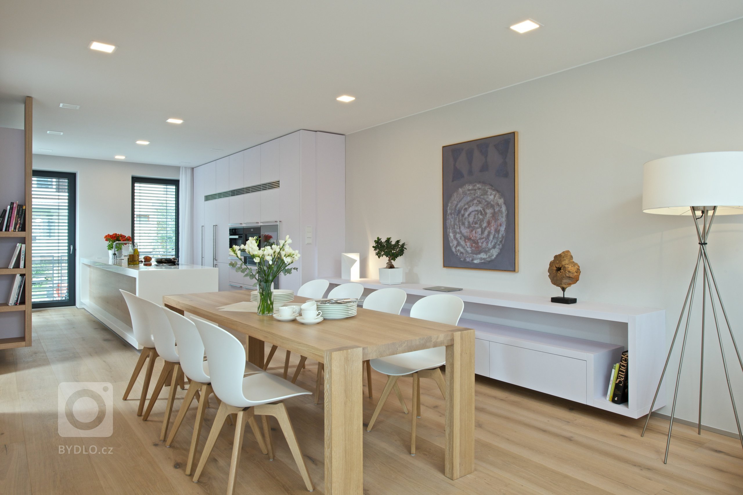 Mladí manželé koupili relativně úzký řadový dům se třemi nadzemními podlažími a sklepem, postavený na přelomu 70. a 80. let minulého století. Ačkoli dům dobře…