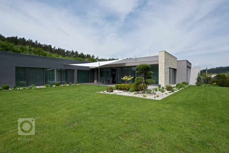 add picture to album