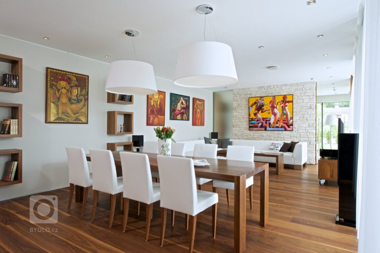 add picture to album