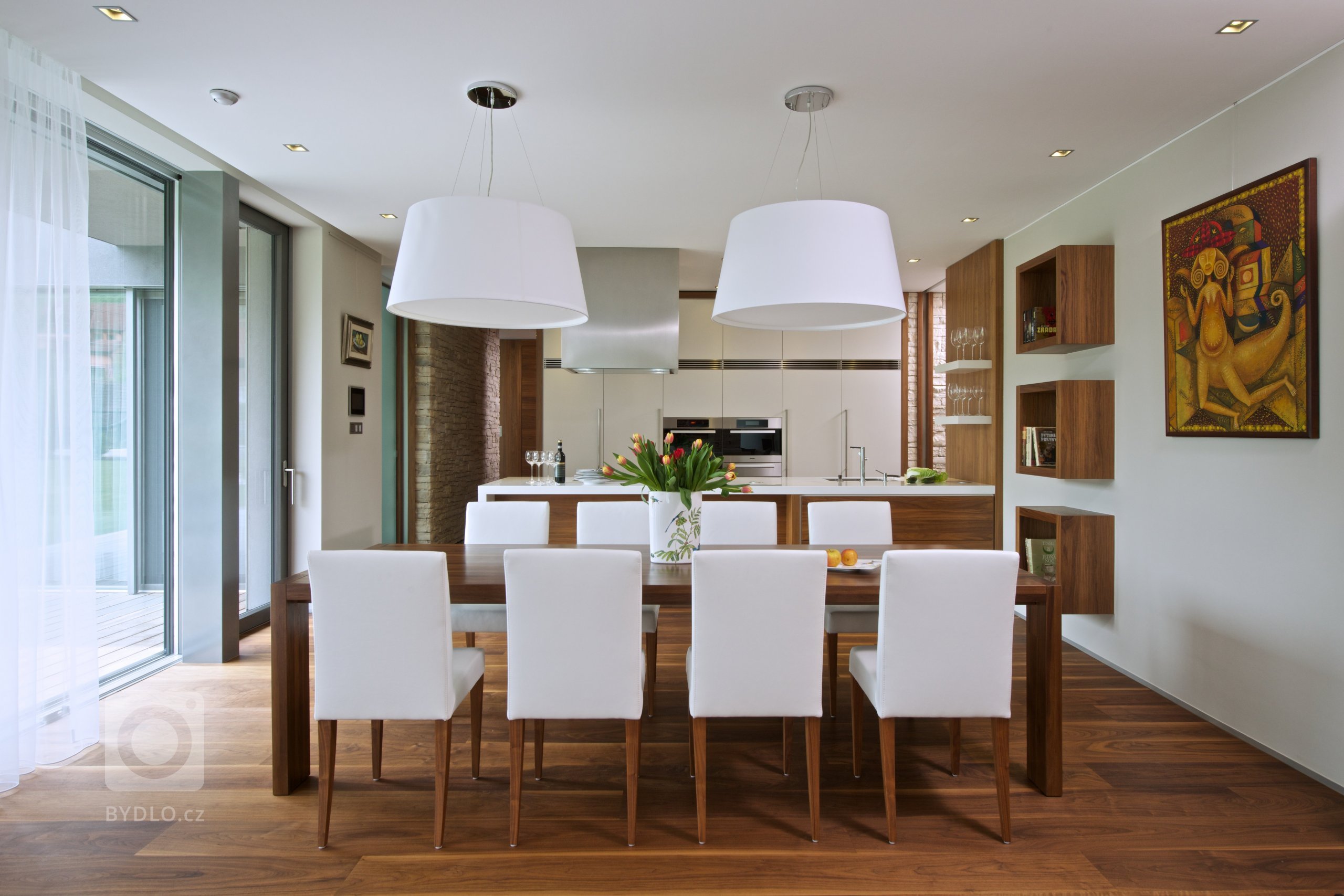 Oslovil nás zahraniční klient, který naši práci dlouho sleduje. Přál si studii, projekt a následně i realizaci domu, který nebude mít kompromisy. Poctil nás…