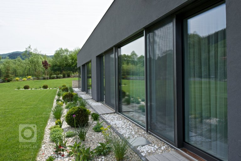 add picture to album