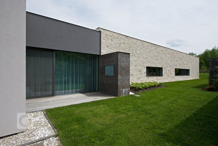 add picture to album