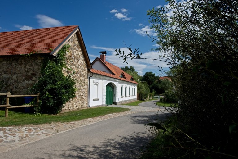 Historie tohoto statku u Písku sahá hluboko do minulosti a je nádherným příkladem, jak lze pečovat o rodinnou tradici.&nbsp;Dnes už byste neuvěřili, že tohle…