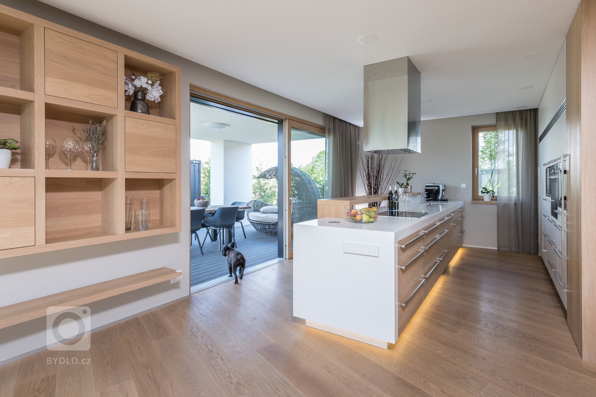 Dům zakoupený od developera nebyl &ndash; na rozdíl od sousedních &ndash; ještě postaven, mohlo se tedy zasáhnout do dispozice. Lichoběžníkový tvar a koncept…