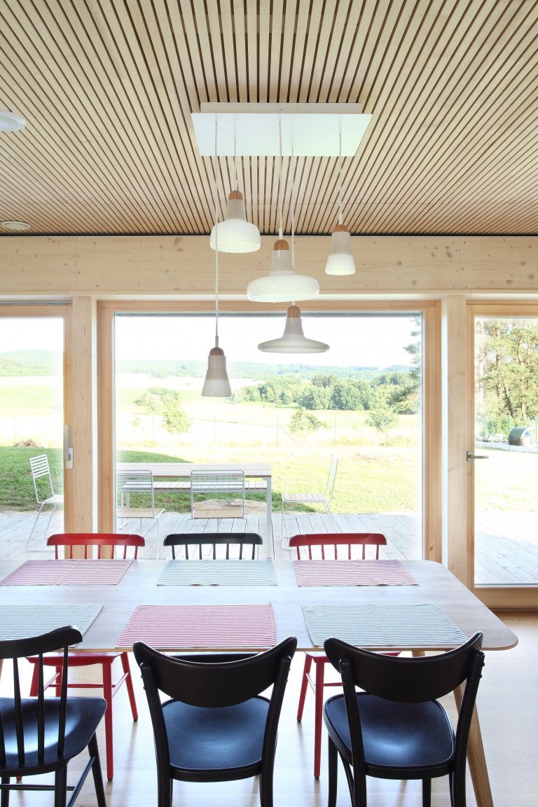 Domesi Concept House 2&nbsp;v&nbsp;Budíkově&nbsp;je postaven v&nbsp;pasivním standardu&nbsp;s použitím stavební&nbsp;technologie masivních dřevěných panelů…