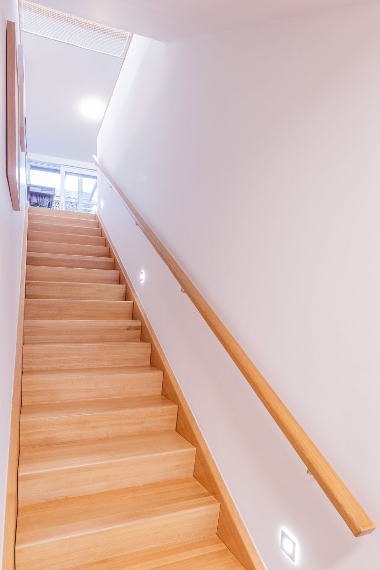 Individuální rodinný dům s&nbsp;výjimečným duchem a atmosférou byl vytvořen jako moderní dřevostavba, reflektující potřeby stavebníka a&nbsp;reagující na…