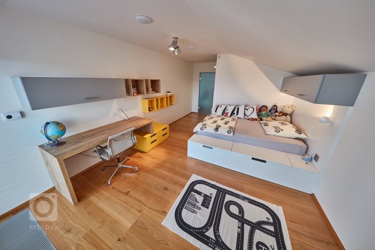 add picture to album