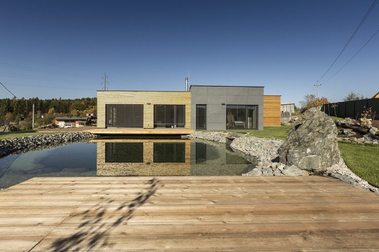 Typová dřevostavba o rozloze 150 m2. U většiny našich staveb doporučujeme založení stavby na základových patkách (samozřejmě z ekonomických důvodů), ovšem u…