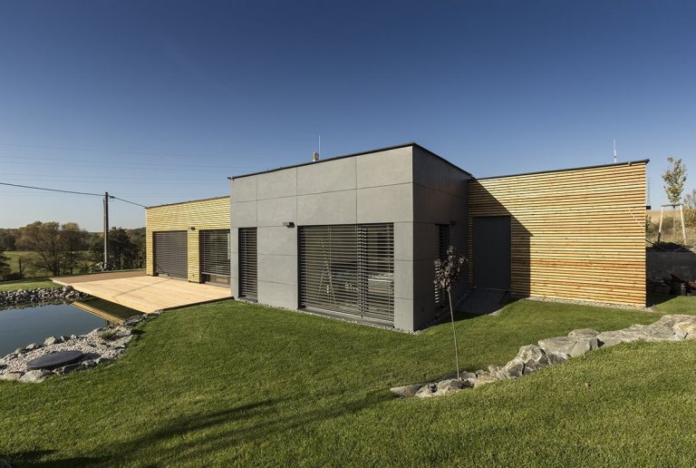 Typová dřevostavba o rozloze 150 m2. U většiny našich staveb doporučujeme založení stavby na základových patkách (samozřejmě z ekonomických důvodů), ovšem u…