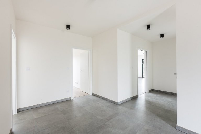 Typová dřevostavba o rozloze 150 m2. U většiny našich staveb doporučujeme založení stavby na základových patkách (samozřejmě z ekonomických důvodů), ovšem u…