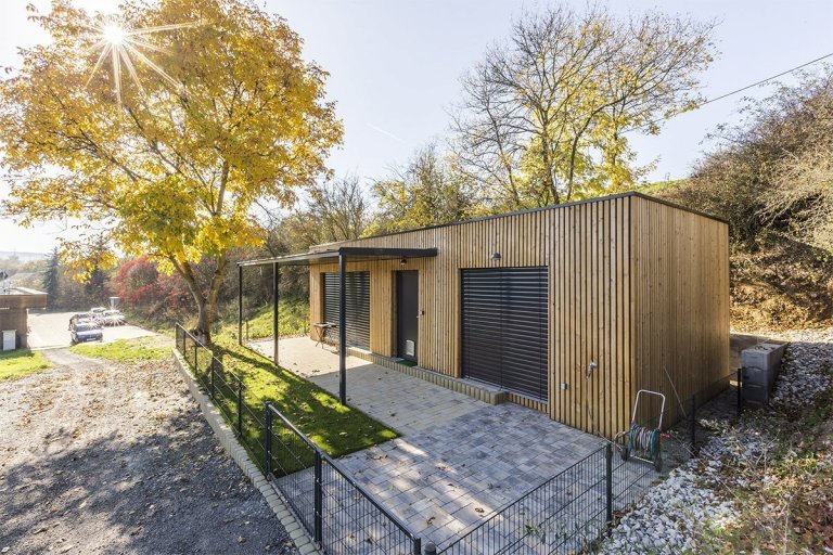 Naše typová dřevostavba 4&times;10 metrů, kterou klient využívá jako rekreační domek v Dýšiné u Plzně.

Domek je velmi dobře situován na jih, a tak byla okna…