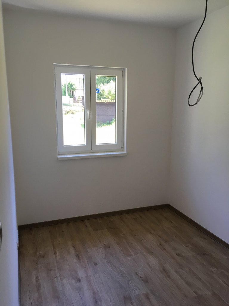 Právě jsme dokončili v Hrádku u Rokycan dřevostavbu o zastavěné ploše 50m2, která vznikla kombinací návrhu projektanta a požadavků majitelů. Stavba je dalším z…