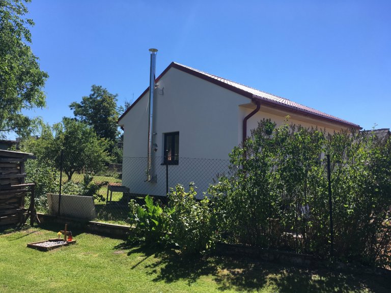 Právě jsme dokončili v Hrádku u Rokycan dřevostavbu o zastavěné ploše 50m2, která vznikla kombinací návrhu projektanta a požadavků majitelů. Stavba je dalším z…