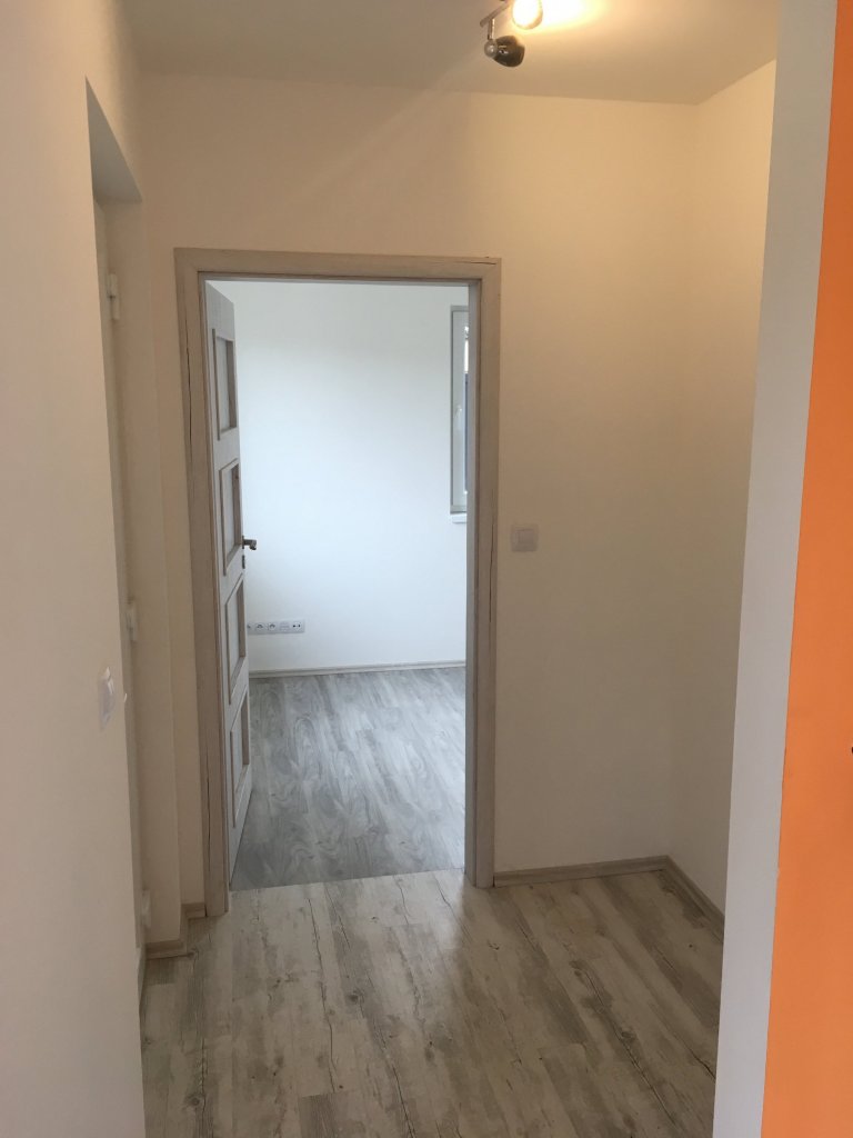 Další z&nbsp;dokončených dřevostaveb v&nbsp;roce 2018 byla typová EASY 48 prodloužená na 13m s&nbsp;doplňkovou EASY 24 ve středních Čechách. Na oba domečky…