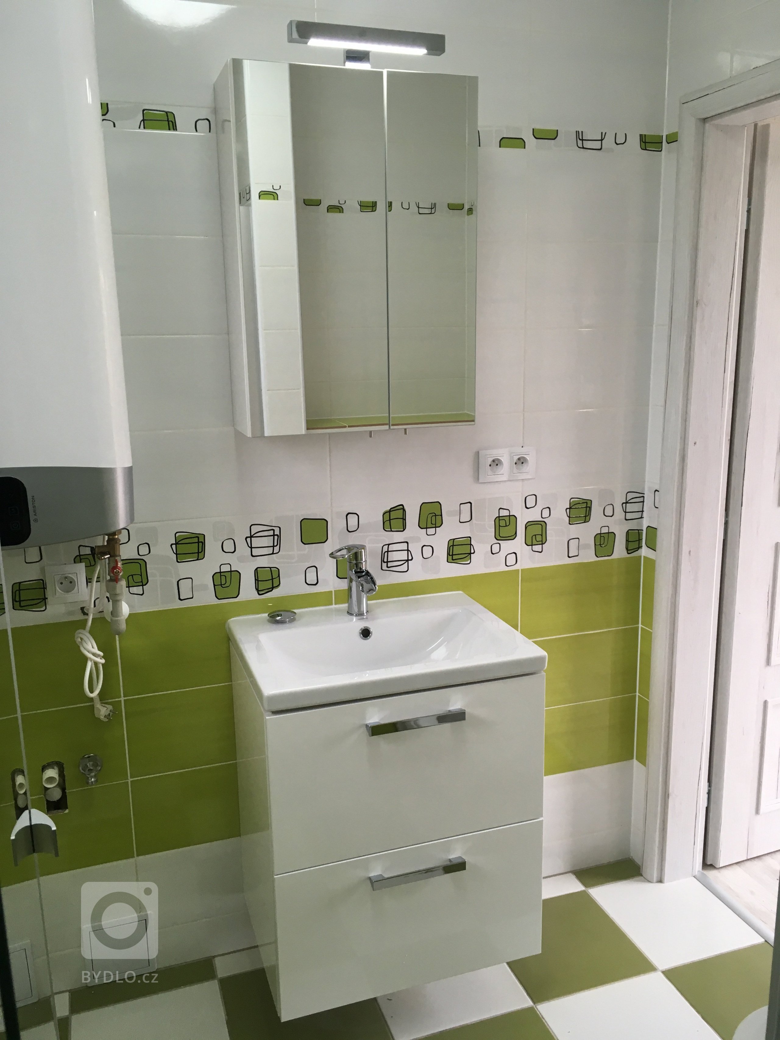 Další z&nbsp;dokončených dřevostaveb v&nbsp;roce 2018 byla typová EASY 48 prodloužená na 13m s&nbsp;doplňkovou EASY 24 ve středních Čechách. Na oba domečky…