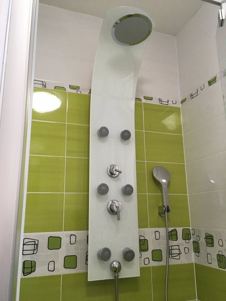 Další z&nbsp;dokončených dřevostaveb v&nbsp;roce 2018 byla typová EASY 48 prodloužená na 13m s&nbsp;doplňkovou EASY 24 ve středních Čechách. Na oba domečky…