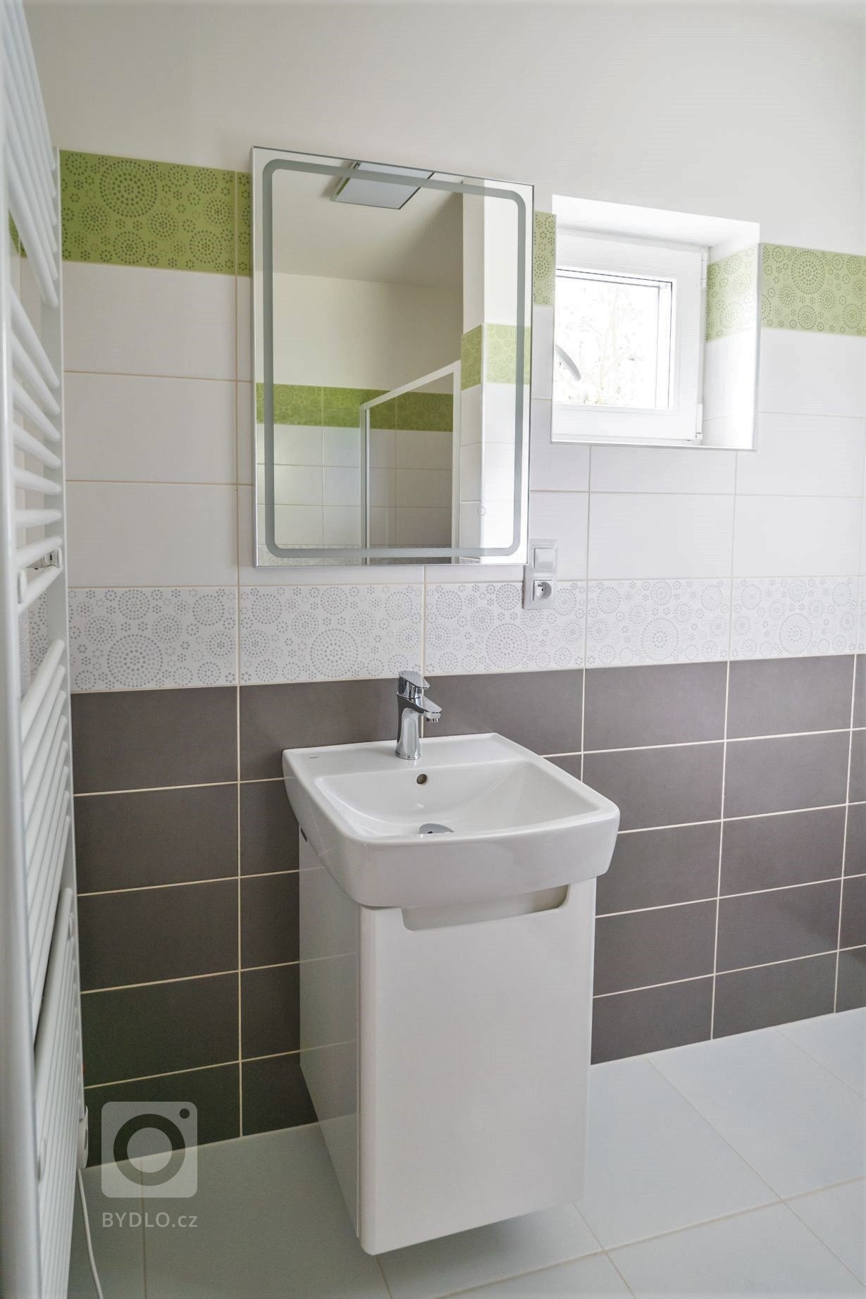 Předaná dřevostavba Easy 64 v&nbsp;obci Zdemyslice. Dřevostavba do tvaru L s&nbsp;dispozicí 3+kk a koupelnou s odděleným WC. &nbsp;Cena této dřevostavby včetně…