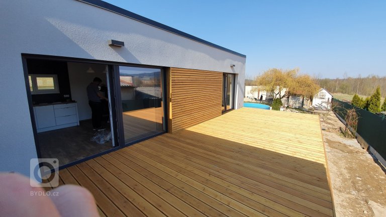 add picture to album