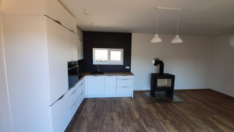 V&nbsp;loňském roce jsme postavili oblíbenou dvoumodulovou dřevostavbu, tentokráte v&nbsp;menším provedení Easy 40+40 v&nbsp;obci Břasy na Rokycansku, ale i na…