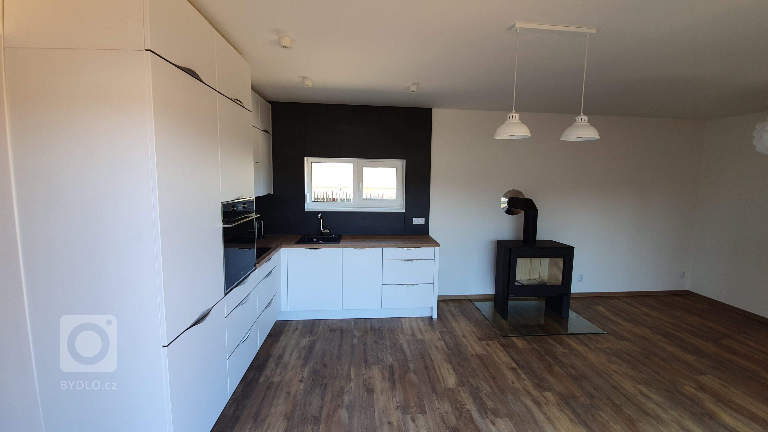 V&nbsp;loňském roce jsme postavili oblíbenou dvoumodulovou dřevostavbu, tentokráte v&nbsp;menším provedení Easy 40+40 v&nbsp;obci Břasy na Rokycansku, ale i na…