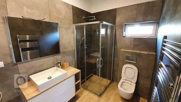 add picture to album