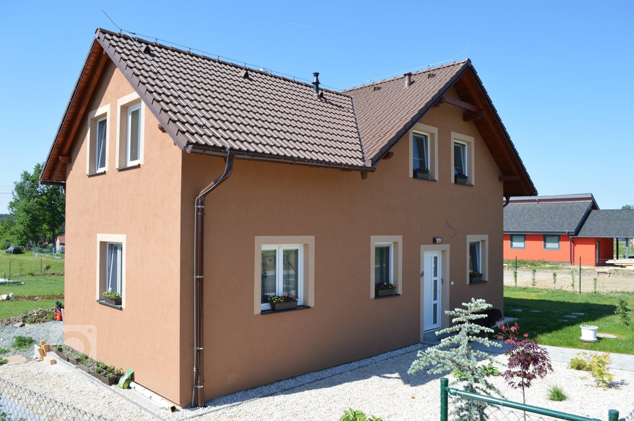 Ekonomik 14

&nbsp;

Krásný dům v Plzeňském kraji typu Ekonomik 14 je vhodný i pro větší rodiny. Dvoupatrový dům 5+1 má užitnou plochu 128 m2, a celkovou…
