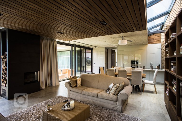 add picture to album