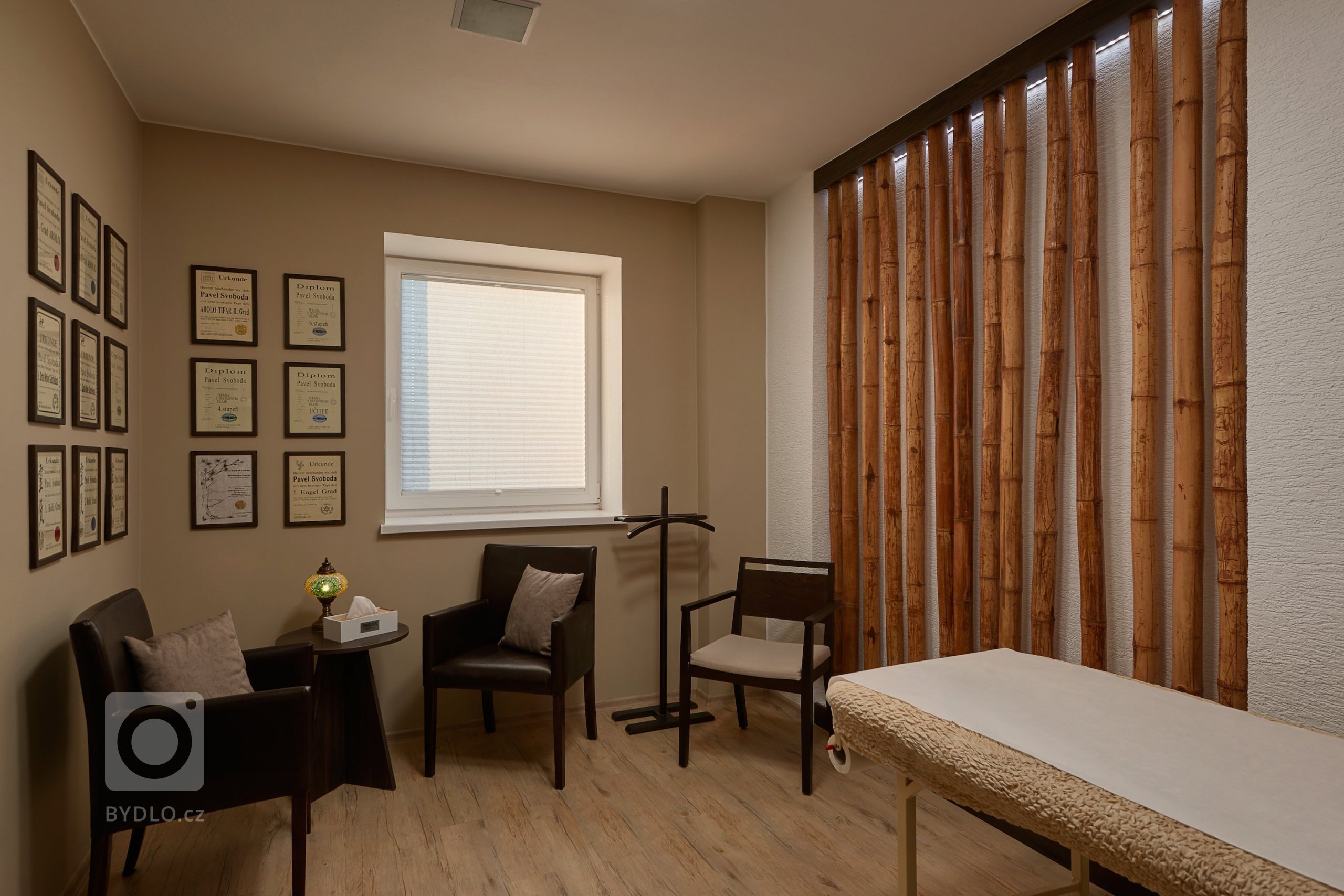 Návrh a realizace dvou kanceláří včetně zázemí a čekárny, &nbsp;situované na okraji malé obce, obklopené krásnou přírodou. Cílem tohoto projektu bylo vytvořit…