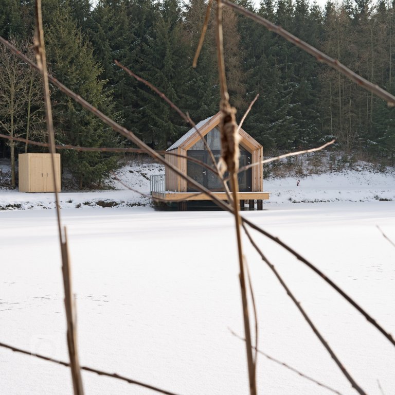 add picture to album